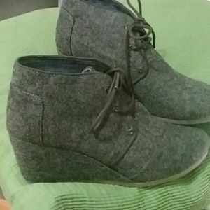Toms  wedge booties size w8.5